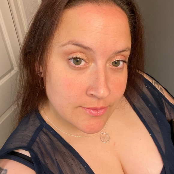 Meet your Posher, Tracy - Picture 2 of 5